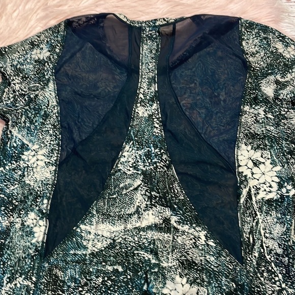 Lululemon Wildwood White Multi-color/Nocturnal Teal Seek The Heat Shirt - Picture 11 of 11